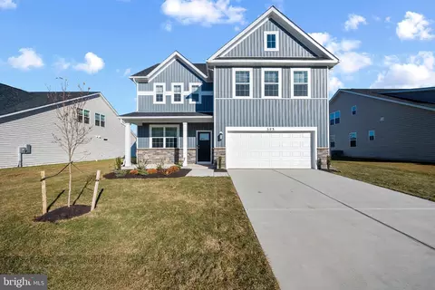 414 Buckeye Dr, Shenandoah Junction, WV 25442