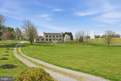 30 Green Valley Dr, Charles Town, WV 25414