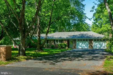 35 Grant Rd, Charles Town, WV 25414