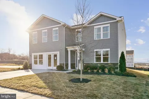 13 Vernon St, Charles Town, WV 25414