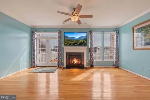 Living - 148 Riparian Ln, Ranson, WV 25438 photo 3 of 7