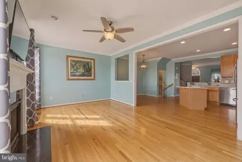 Living - 148 Riparian Ln, Ranson, WV 25438 photo 4 of 7