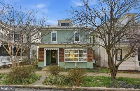 329 N Mildred St, Charles Town, WV 25414