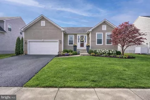 128 Sparkling Brook Rd, Ranson, WV 25438