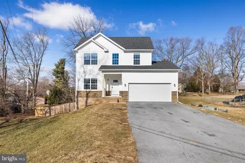 239 Sunlite Dr, Charles Town, WV 25414