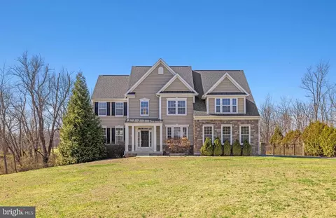 898 Declaration Dr, Charles Town, WV 25414