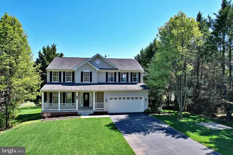 830 Sawgrass Dr, Charles Town, WV 25414