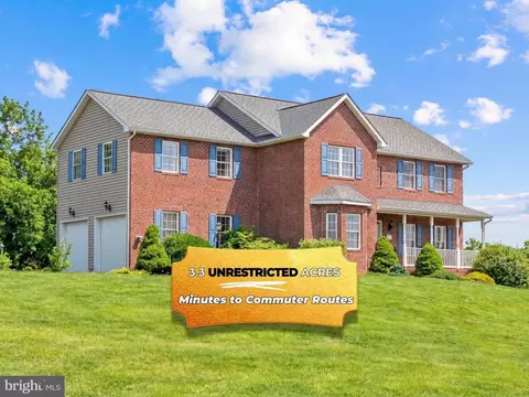 17 Shamrock Ln, Charles Town, WV 25414