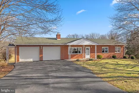 7737 Summit Point Rd, Charles Town, WV 25414