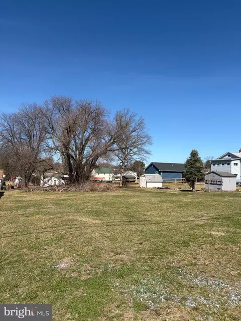 204 W 5th Ave, Ranson, WV 25438