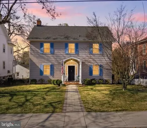 418 S Mildred St, Charles Town, WV 25414