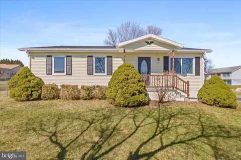 75 Fulton Ave, Charles Town, WV 25414