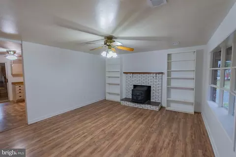 Living - 602 N Reymann St, Ranson, WV 25438 photo 1 of 4
