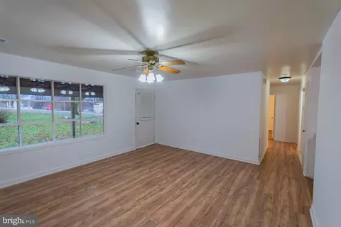 Living - 602 N Reymann St, Ranson, WV 25438 photo 3 of 4