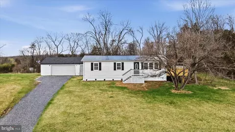 361 Cedar Dr, Kearneysville, WV 25430