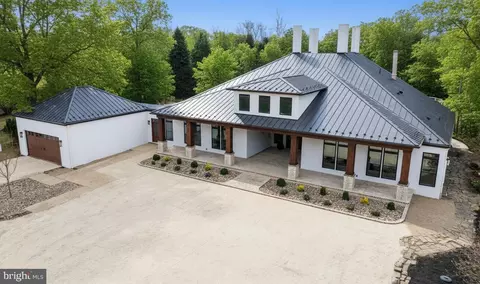 265 Mistletoe Ln, Harpers Ferry, WV 25425