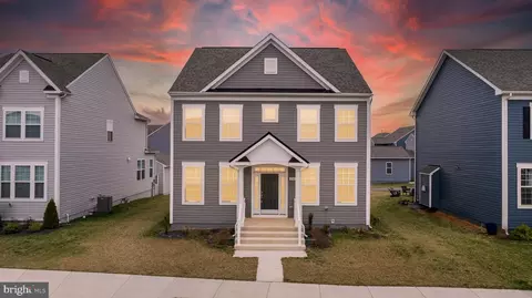 290 Newbury St, Charles Town, WV 25414