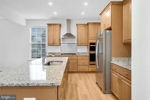 290 Newbury St, Charles Town, WV 25414