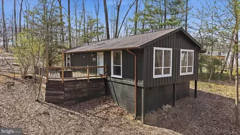 119 Cub Run Ln, Harpers Ferry, WV 25425