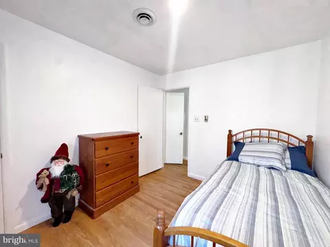 Bedroom - 133 Lemon Rd, Ranson, WV 25438 photo 5 of 10