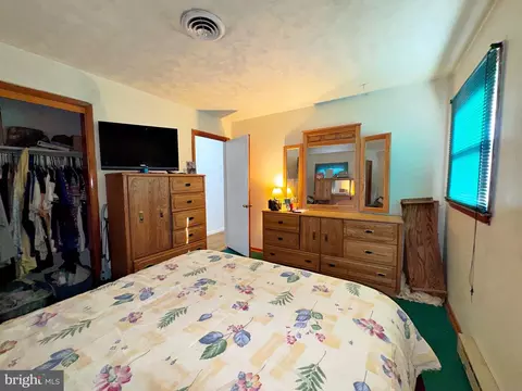 Bedroom - 133 Lemon Rd, Ranson, WV 25438 photo 8 of 10