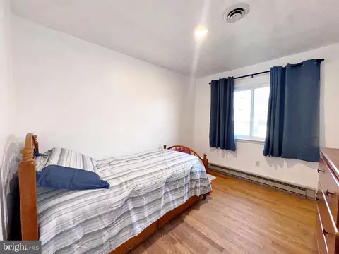Bedroom - 133 Lemon Rd, Ranson, WV 25438 photo 4 of 10