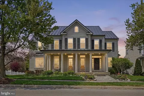 218 Braddock St, Charles Town, WV 25414