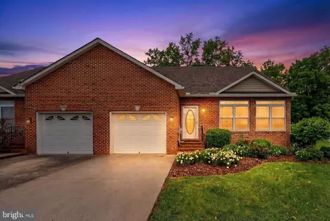 136 Brookline Dr, Charles Town, WV 25414