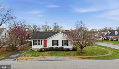 502 E 6th Ave, Ranson, WV 25438