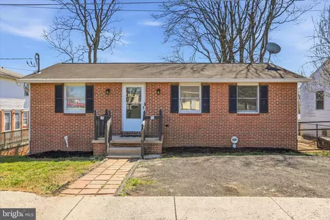 218 E 4th Ave, Ranson, WV 25438