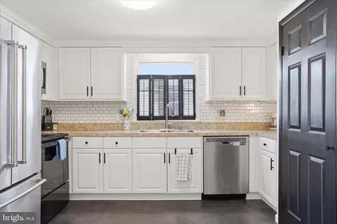 Kitchen - 218 E 4th Ave, Ranson, WV 25438 photo 1 of 2
