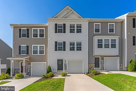 192 Tate Manor Dr, Charles Town, WV 25414