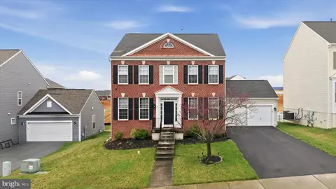 95 Butler St, Charles Town, WV 25414