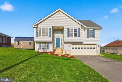 123 4th St, Shenandoah Junction, WV 25442