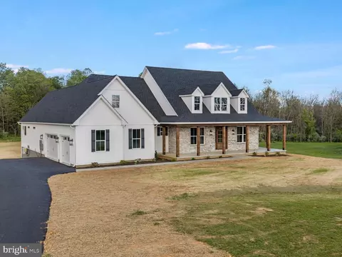 17 Maple Hill Ln, Harpers Ferry, WV 25425