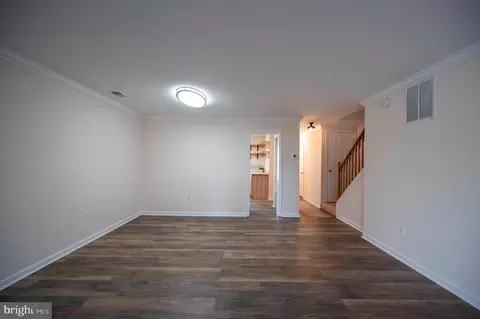 Living - 43 Ryan Ct, Shepherdstown, WV 25443 photo 5 of 10