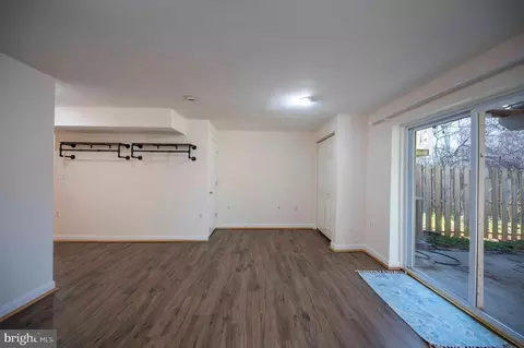 Living - 43 Ryan Ct, Shepherdstown, WV 25443 photo 8 of 10