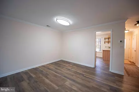 Living - 43 Ryan Ct, Shepherdstown, WV 25443 photo 4 of 10