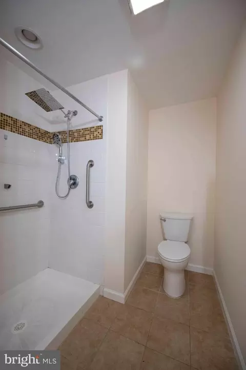 Bath - 43 Ryan Ct, Shepherdstown, WV 25443 photo 5 of 6