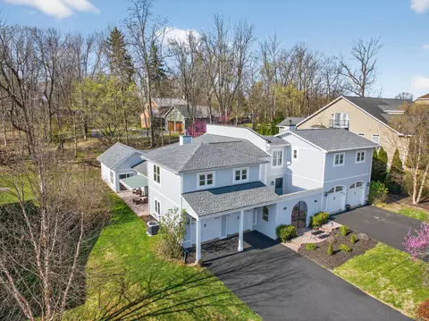 61 Hartzell Dr, Shepherdstown, WV 25443