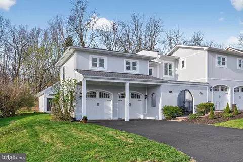 61 Hartzell Dr, Shepherdstown, WV 25443