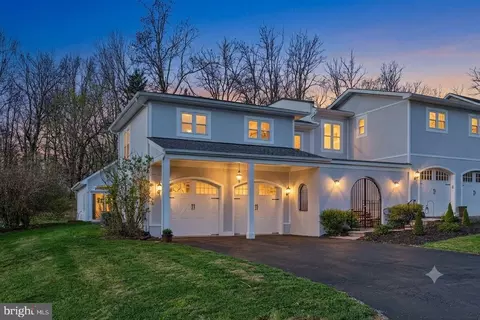 61 Hartzell Dr, Shepherdstown, WV 25443
