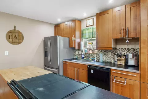 Kitchen - 120 Peter Rabbit Dr, Ranson, WV 25438 photo 4 of 5