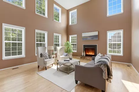 457 Hughs Rd, Charles Town, WV 25414