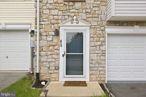 Entry Way - 45 Eldon Dr, Charles Town, WV 25414 photo 1 of 5