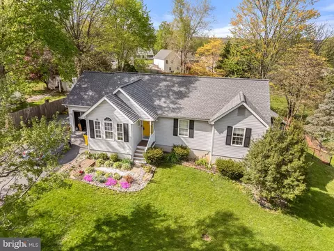 157 Berkeley Dr, Charles Town, WV 25414
