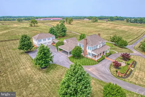 899 Earle Rd, Charles Town, WV 25414