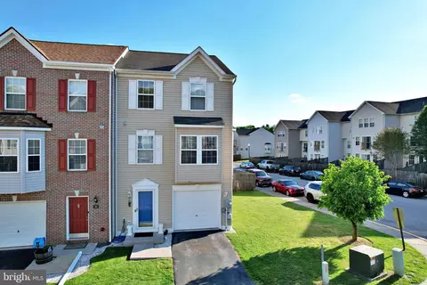 12 Bruce Dr, Charles Town, WV 25414
