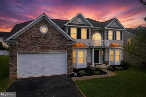 27 Sparkling Brook Rd, Ranson, WV 25438