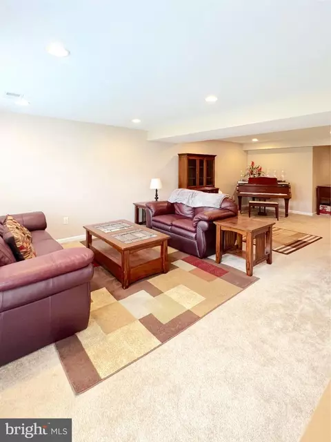 Living - 29 Baltic Ln, Ranson, WV 25438 photo 2 of 2